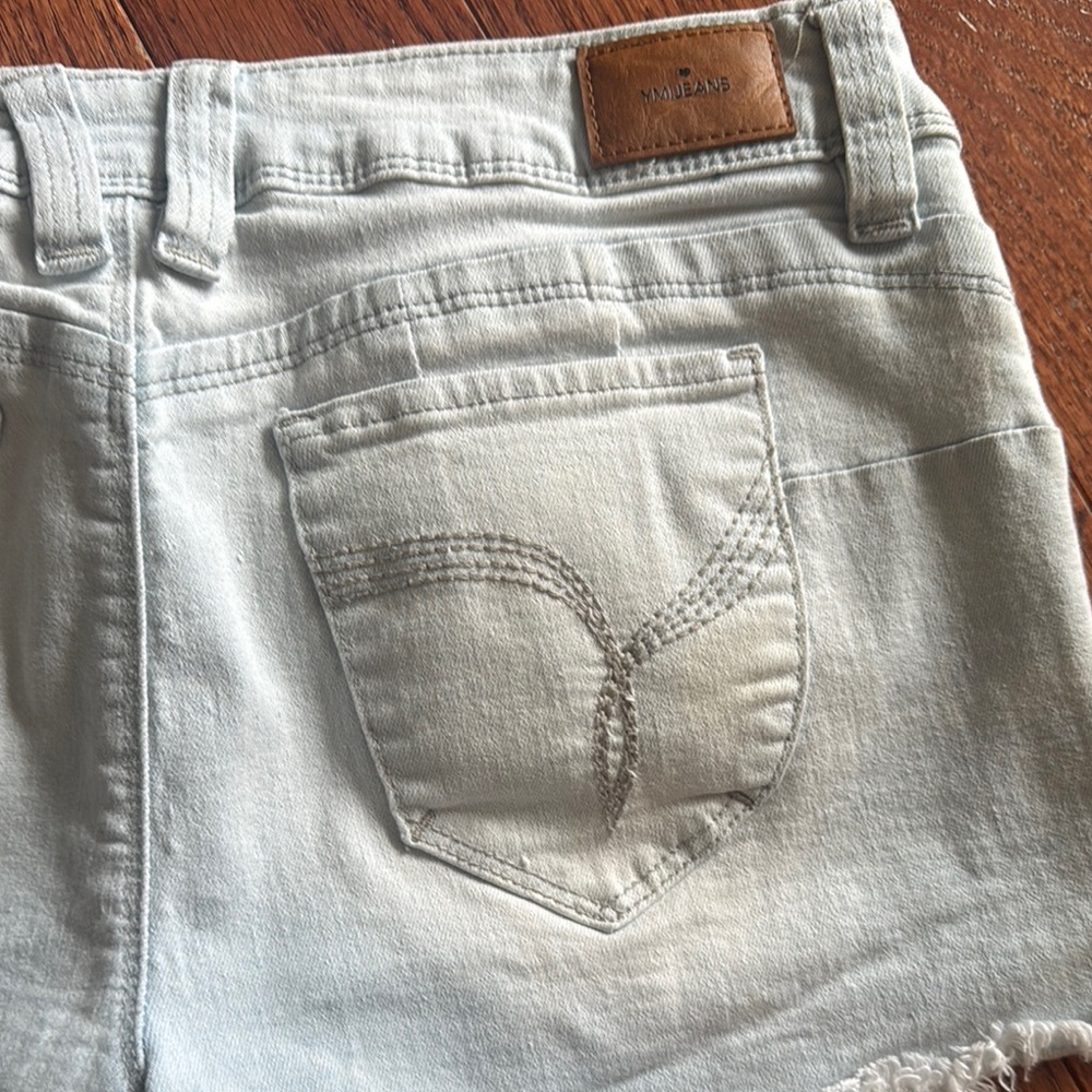Wanna betta butt Light Blue Denim Shorts - Picture 7 of 8